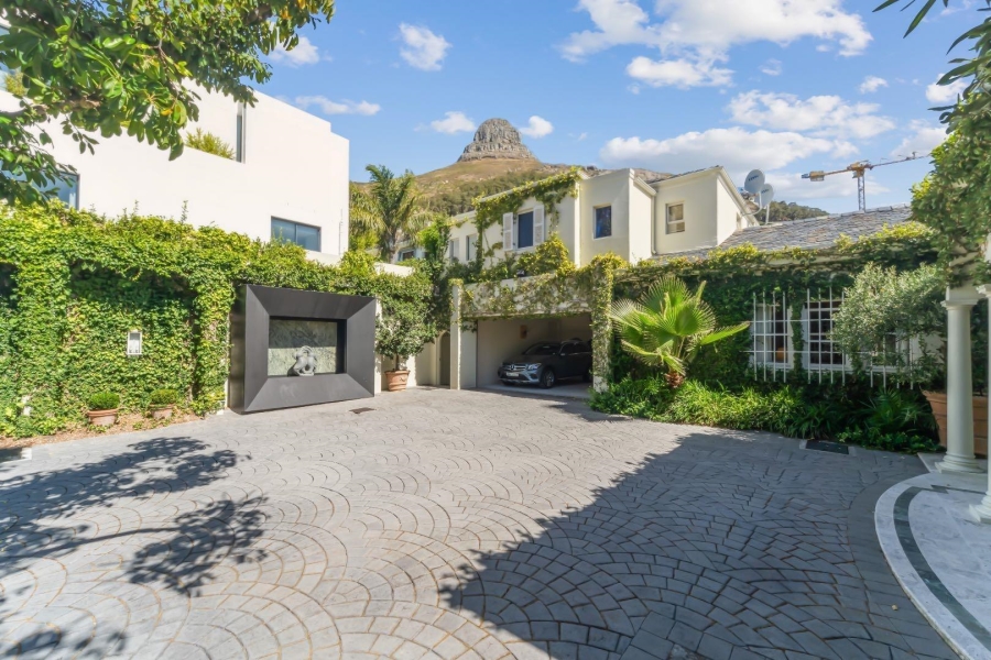 5 Bedroom Property for Sale in Fresnaye Western Cape